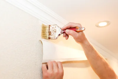 Pose de papier peint à Quistinic — revêtements muraux et toiles de verre